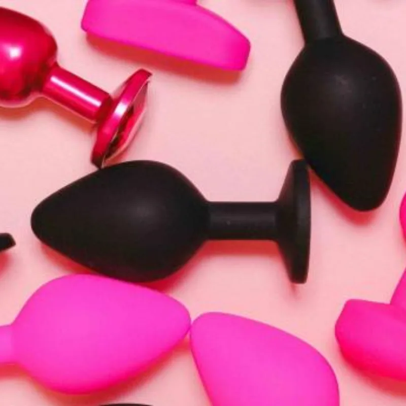 Variedad de plugs tapones anales de silicona suave en diferentes tamaños y colores, ideal para principiantes en Puebla